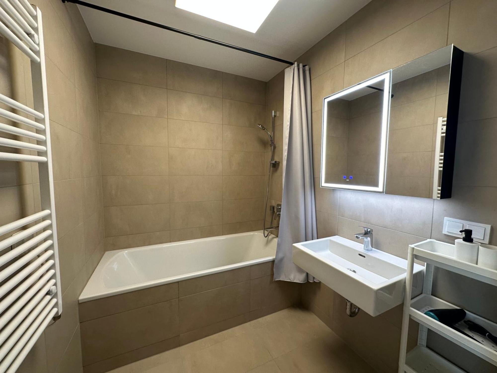 Panorama Sky Apartment I Rooftop Pool I Metro Station Vienna Exterior photo